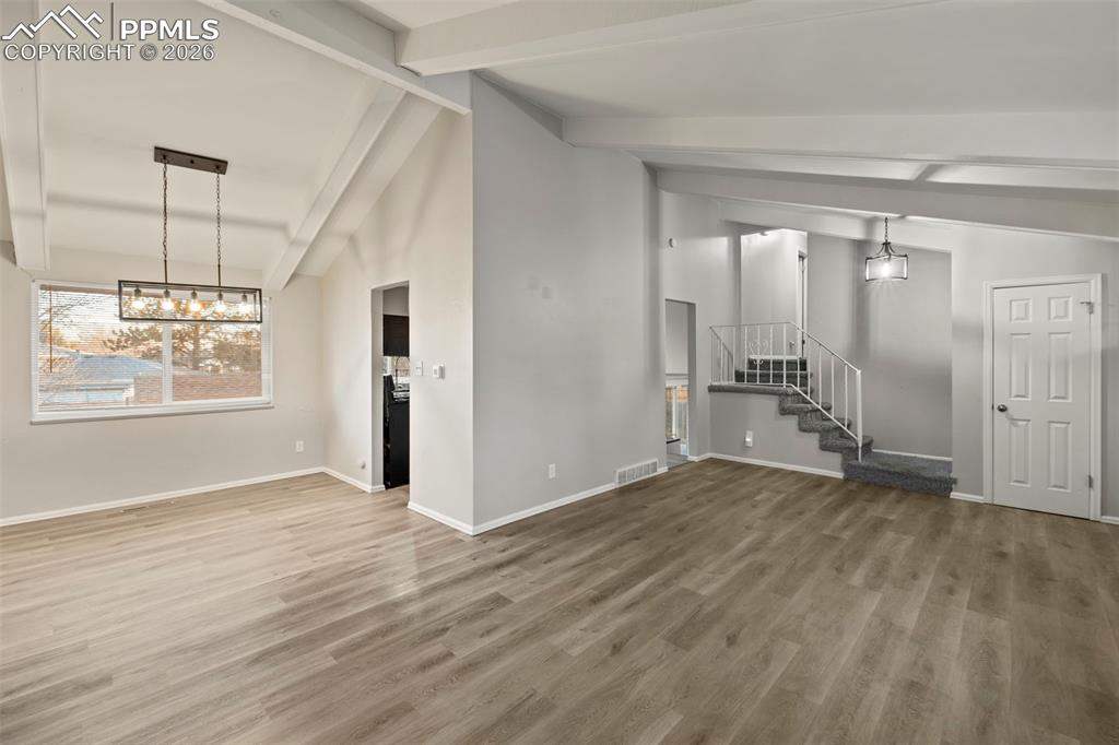 Image 5 of 50: Living Room