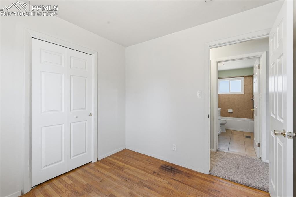 Image 23 of 32: Third bedroom