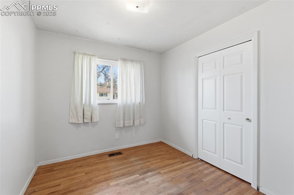 Image 24 of 32: Third bedroom