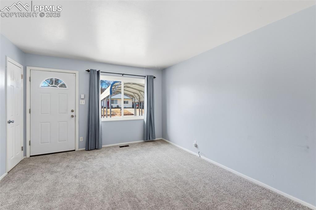 Image 5 of 32: Entry