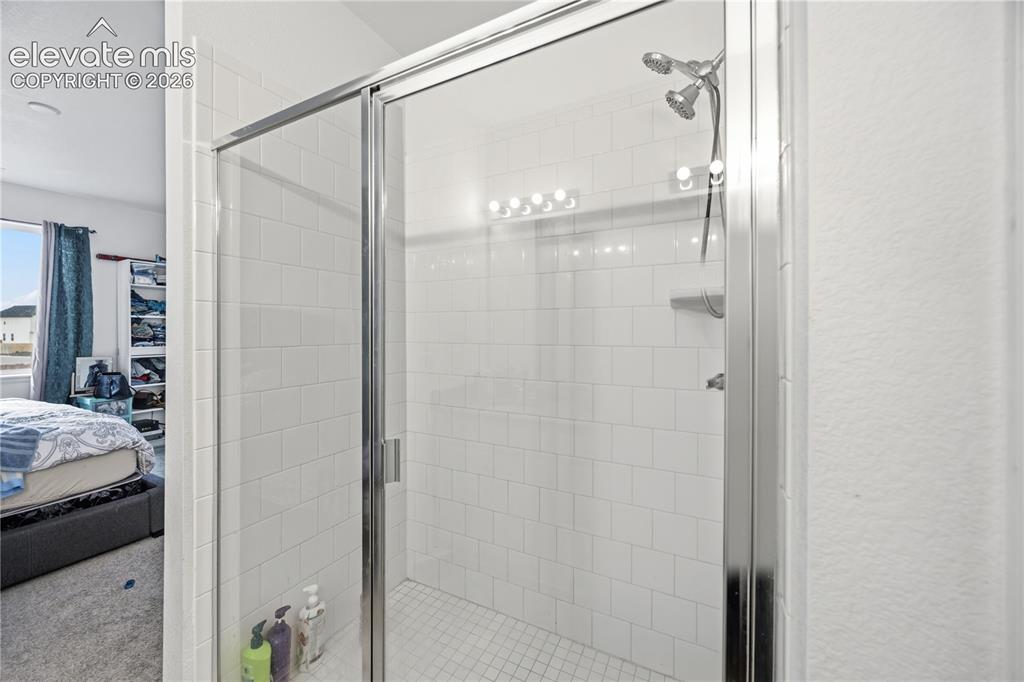 Image 16 of 25: Bathroom