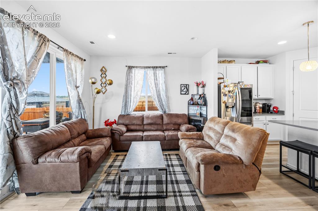 Image 9 of 25: Living Room