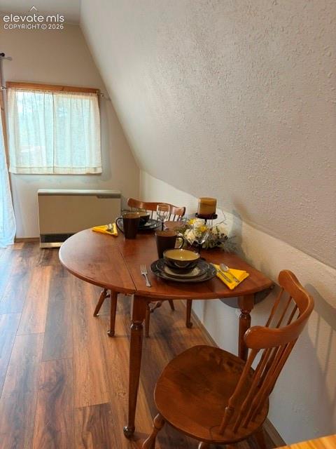 Image 3 of 18: Dining Area