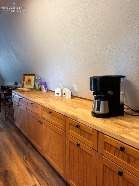 Image 5 of 18: Kitchen