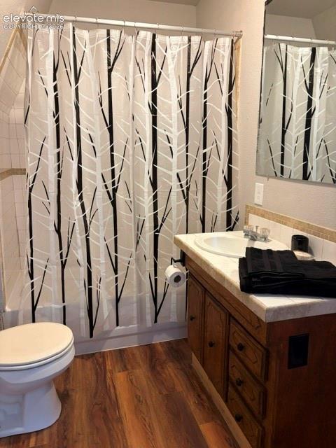 Image 6 of 18: Bathroom