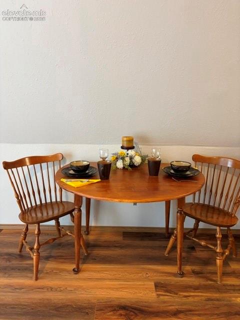 Image 7 of 18: Dining Area