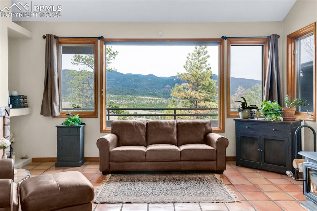 Image 16 of 50: Family Room