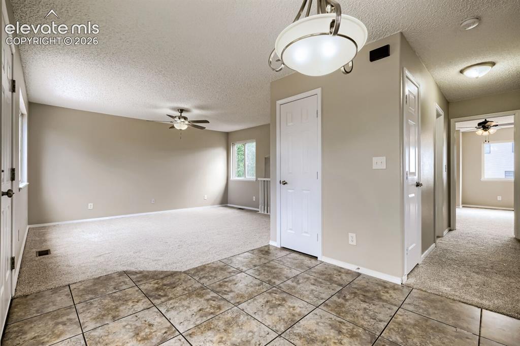 Image 13 of 31: Dining Area