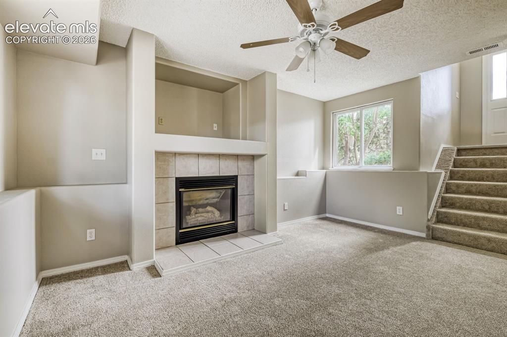 Image 16 of 31: Family Room
