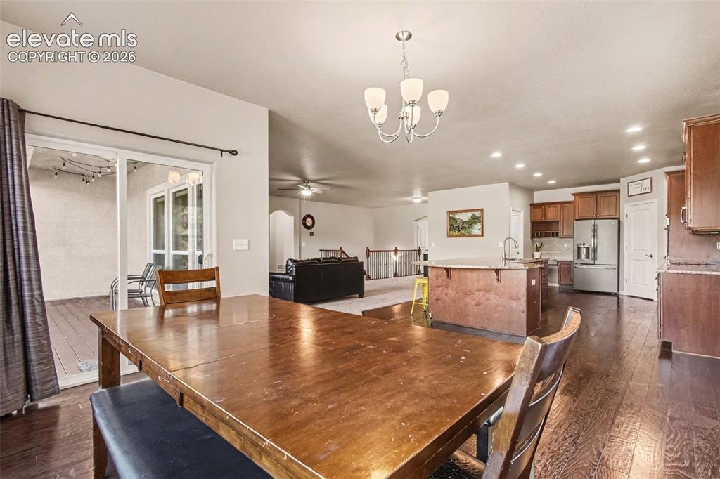 Image 15 of 47: Dining Area