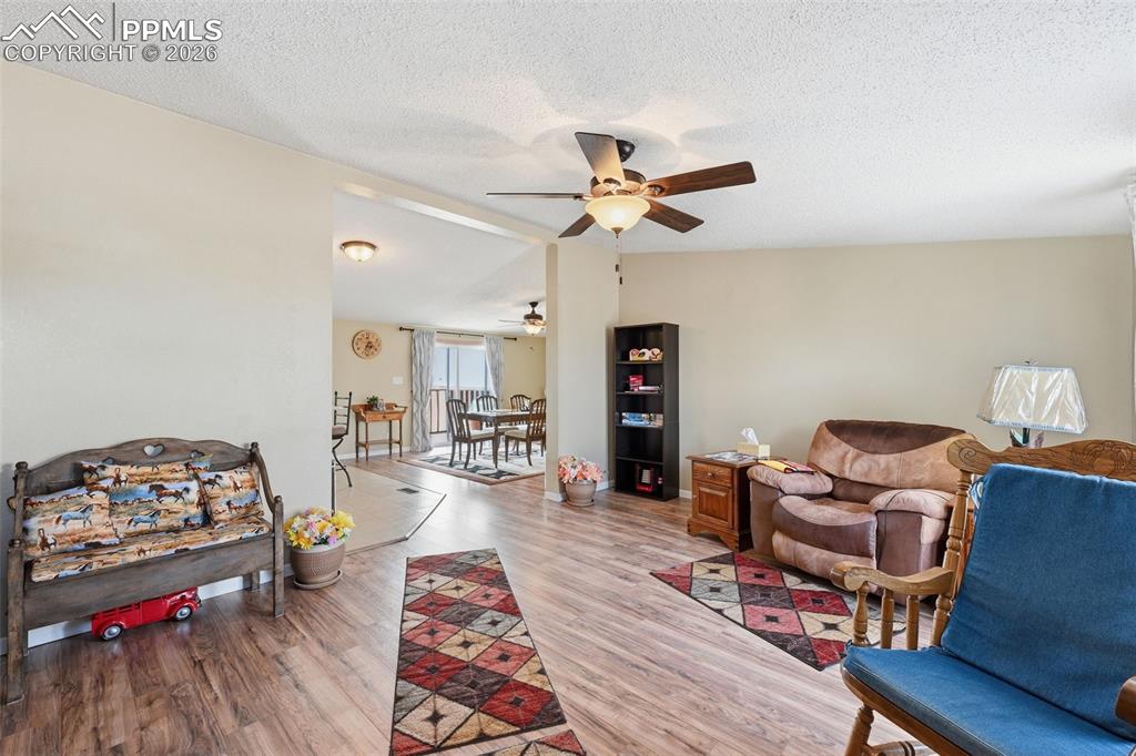 Image 18 of 41: Living Room