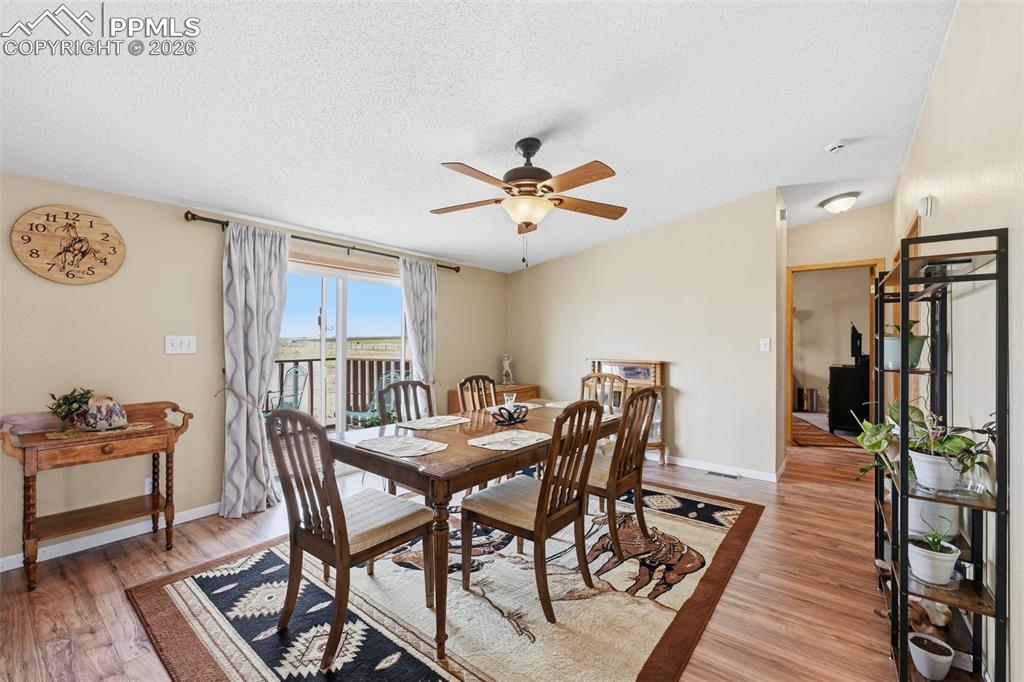 Image 25 of 41: Dining Area