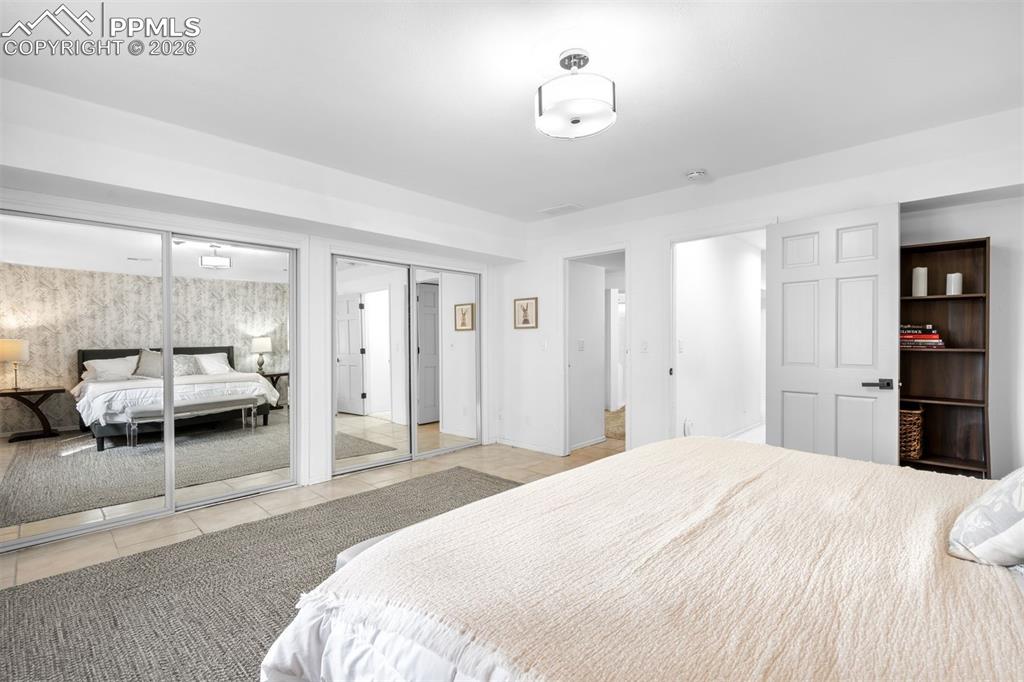 Image 18 of 45: Bedroom