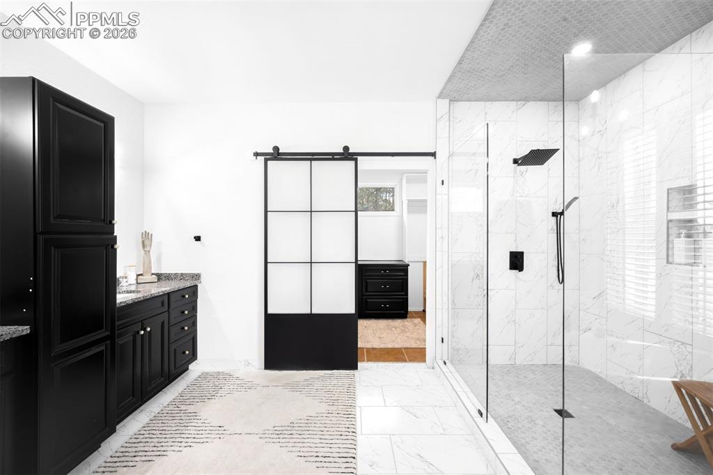 Image 19 of 45: Master Bathroom