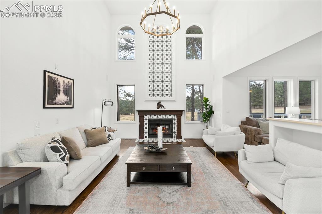 Image 4 of 45: Living Room