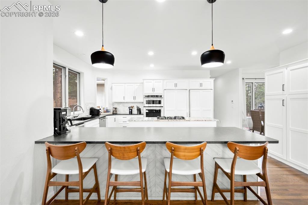 Image 9 of 45: Kitchen