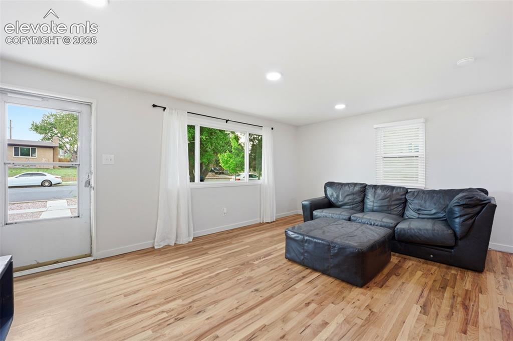 Image 11 of 50: Living Room