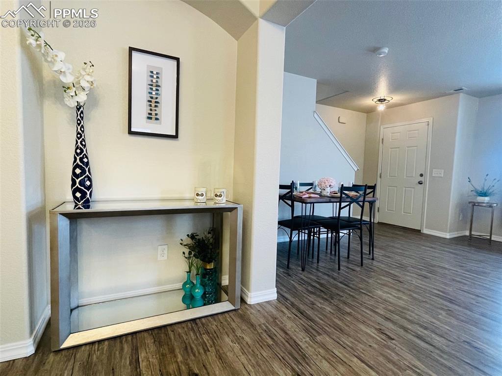 Image 15 of 43: Dining Area