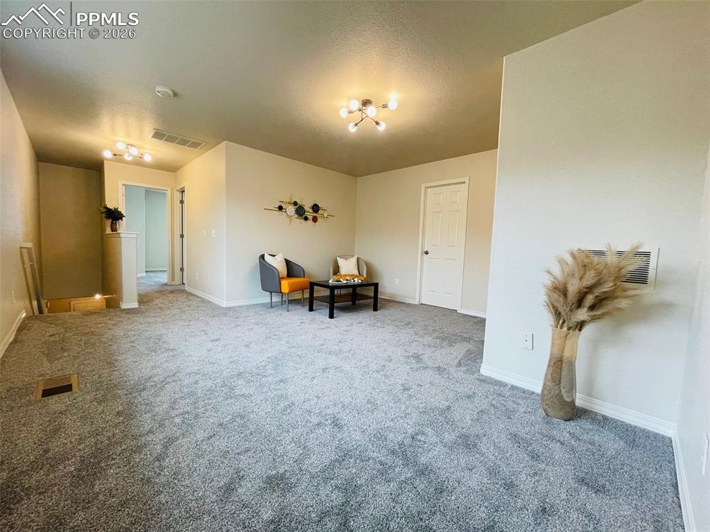 Image 23 of 43: Sitting Room