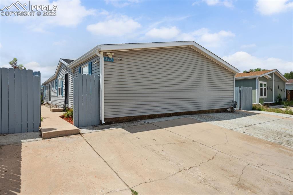 Image 32 of 35: Side of Structure