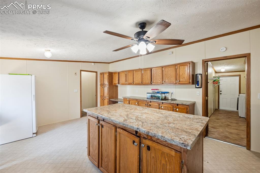 Image 9 of 35: Kitchen