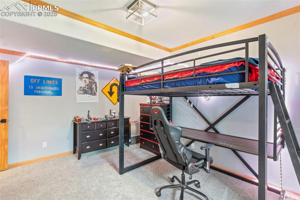 Image 26 of 50: Bedroom