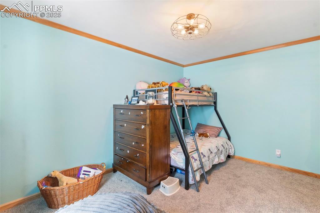 Image 29 of 50: Bedroom