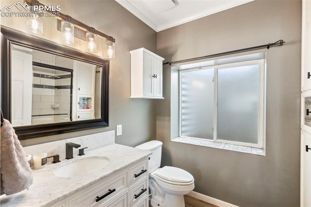 Image 31 of 50: Bathroom