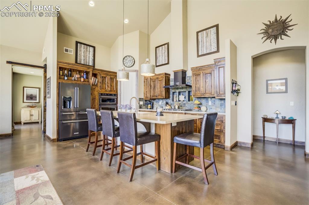 Image 14 of 48: Kitchen