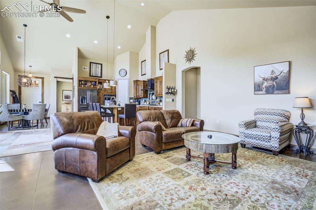 Image 17 of 50: Living Room