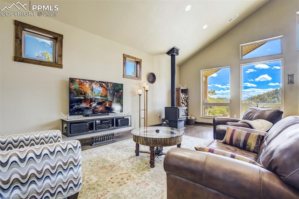 Image 19 of 48: Living Room