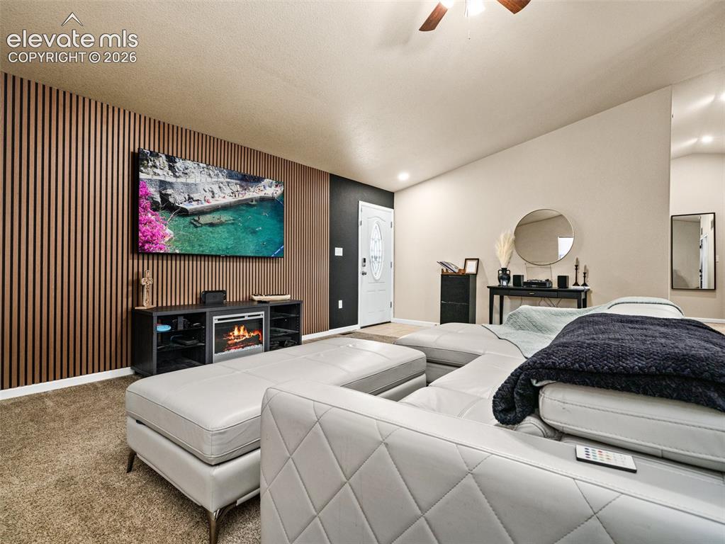 Image 4 of 19: Living Room