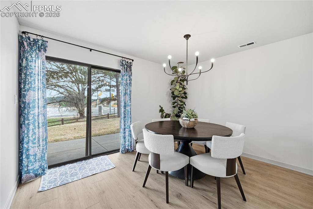 Image 13 of 30: Dining Area