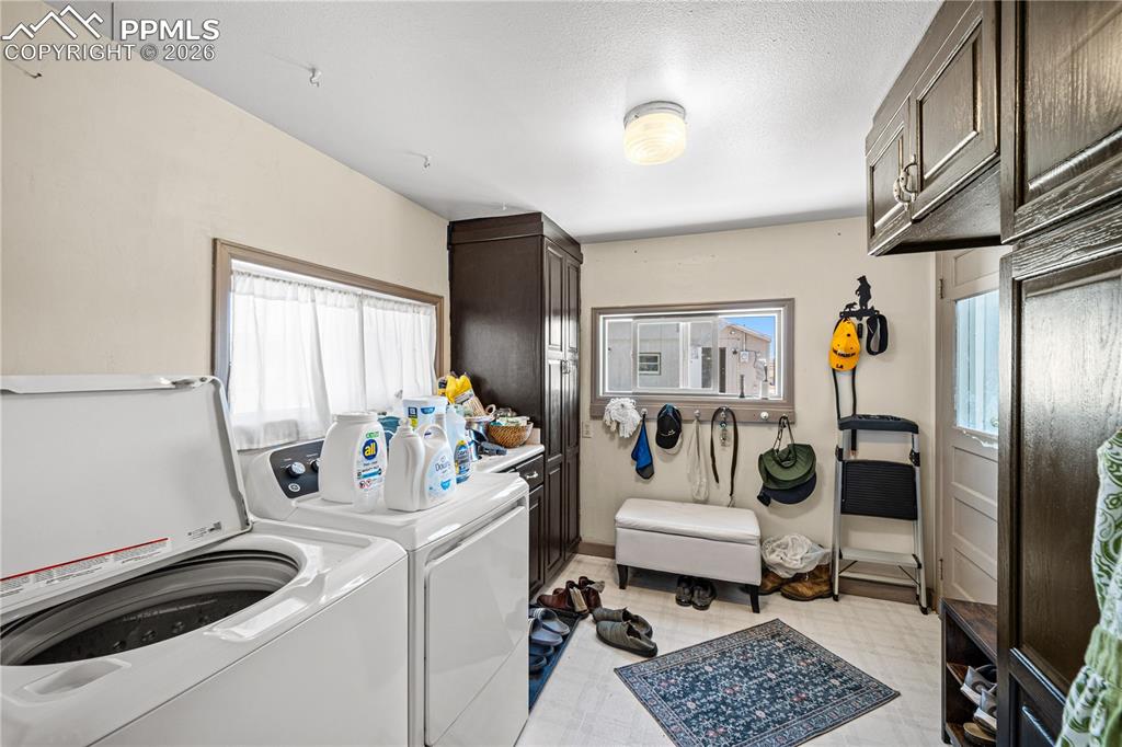 Image 12 of 47: Laundry