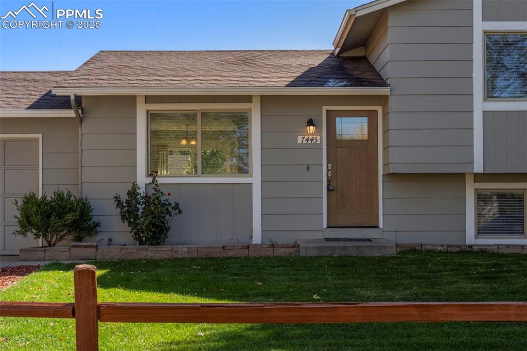 Image 3 of 31: Entry