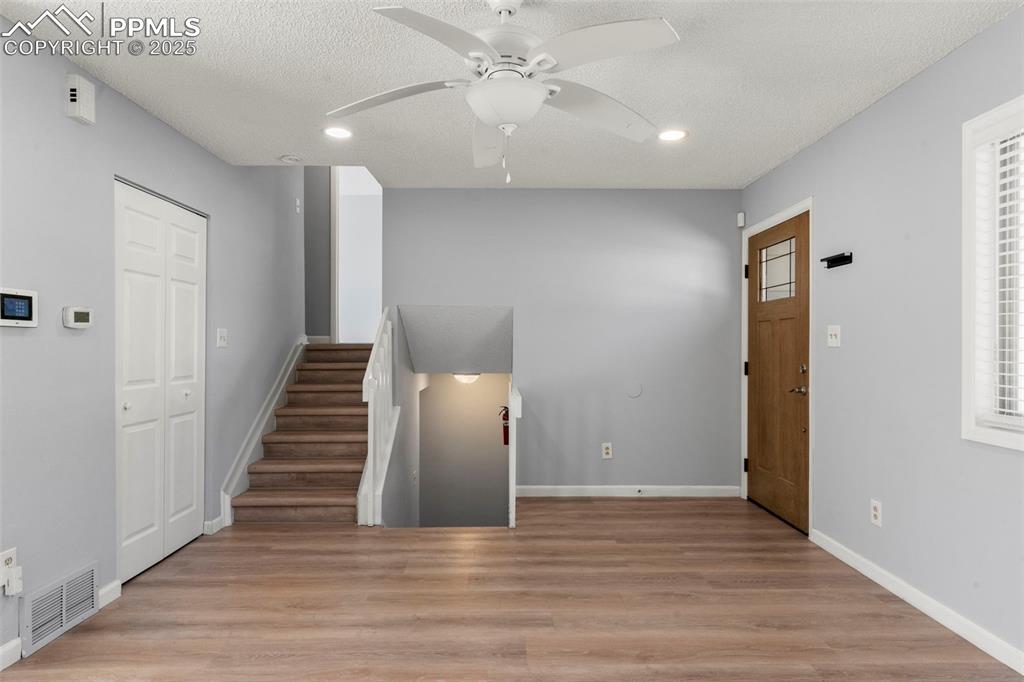 Image 4 of 31: Entry