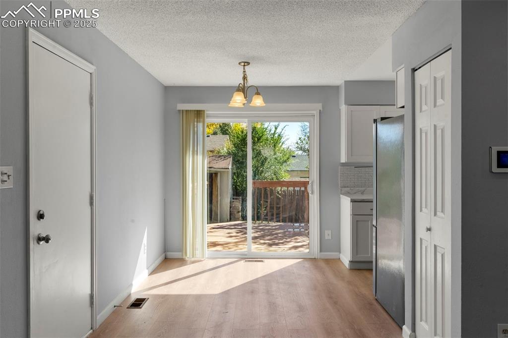 Image 6 of 31: Entry