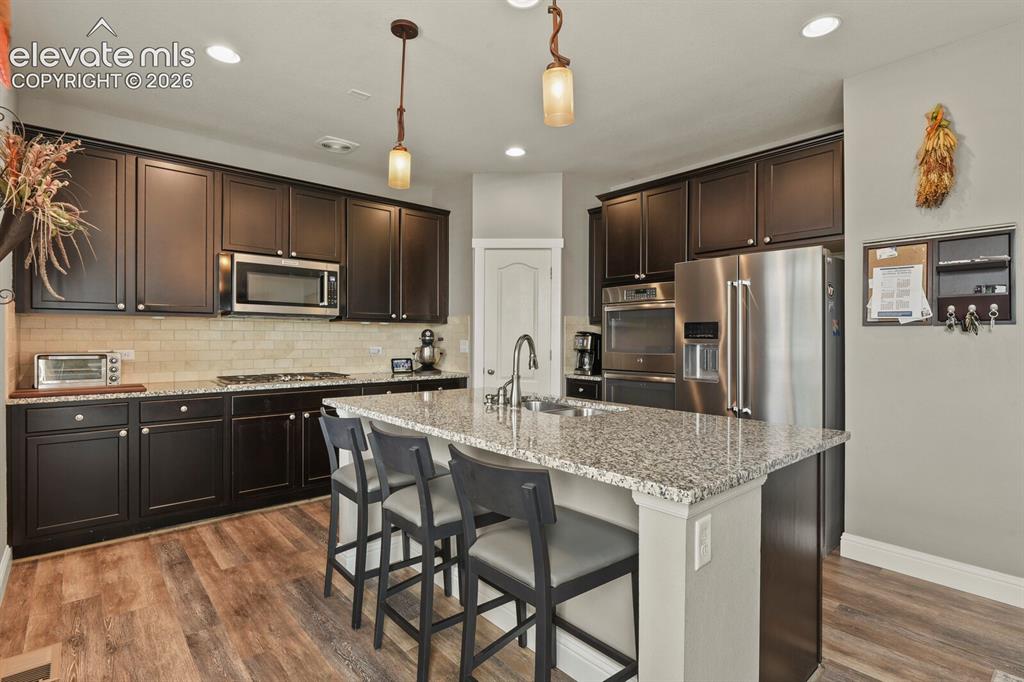 Image 16 of 45: Kitchen