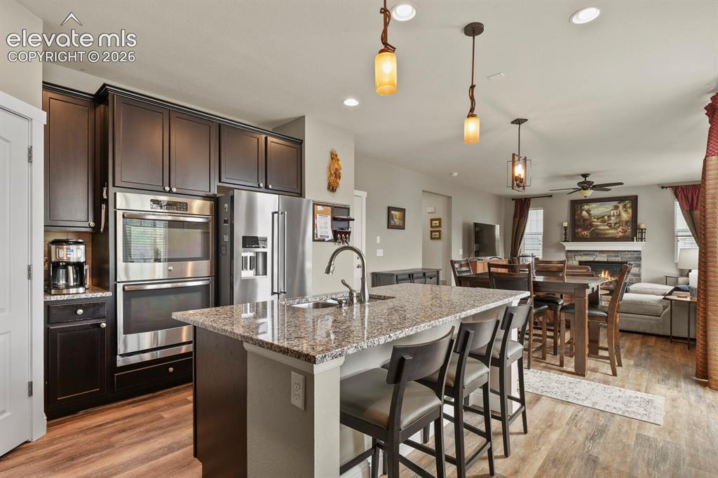 Image 19 of 45: Kitchen