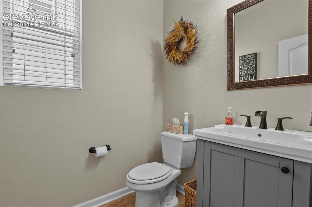 Image 20 of 45: Bathroom