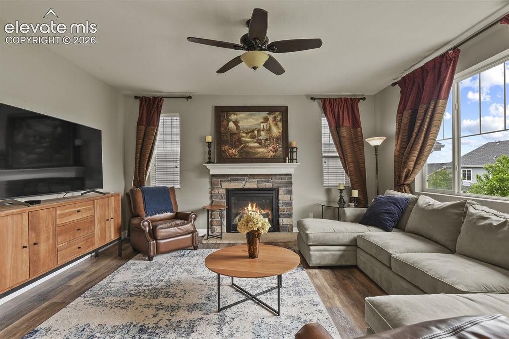 Image 9 of 45: Living Room
