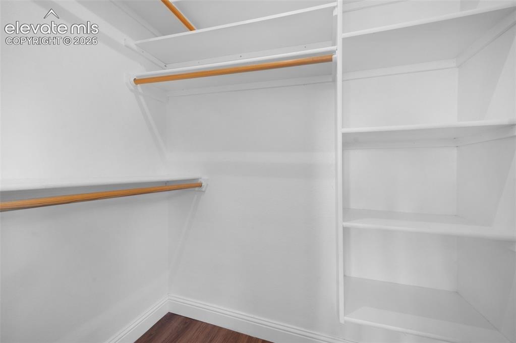 Image 15 of 32: Closet