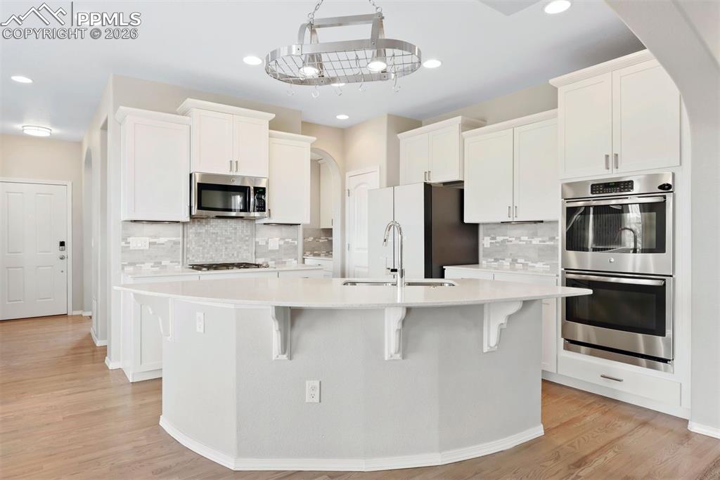 Image 15 of 50: Kitchen