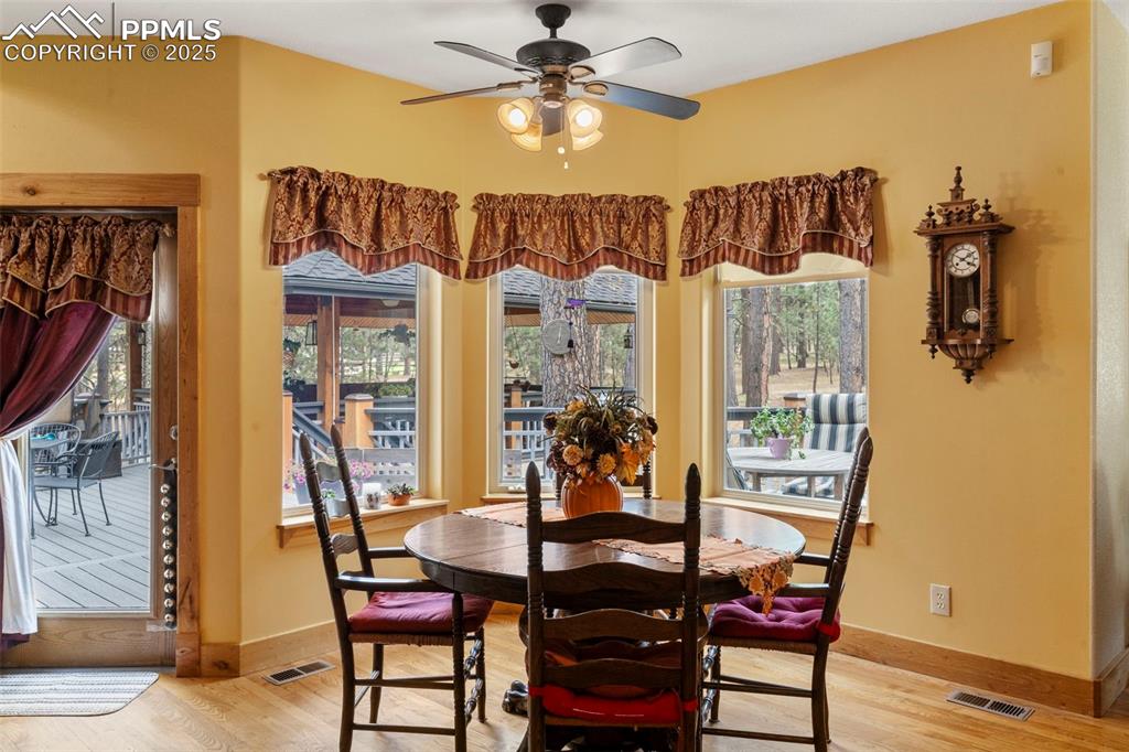 Image 11 of 41: Dining Area