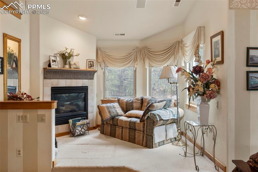 Image 17 of 41: Sitting Room