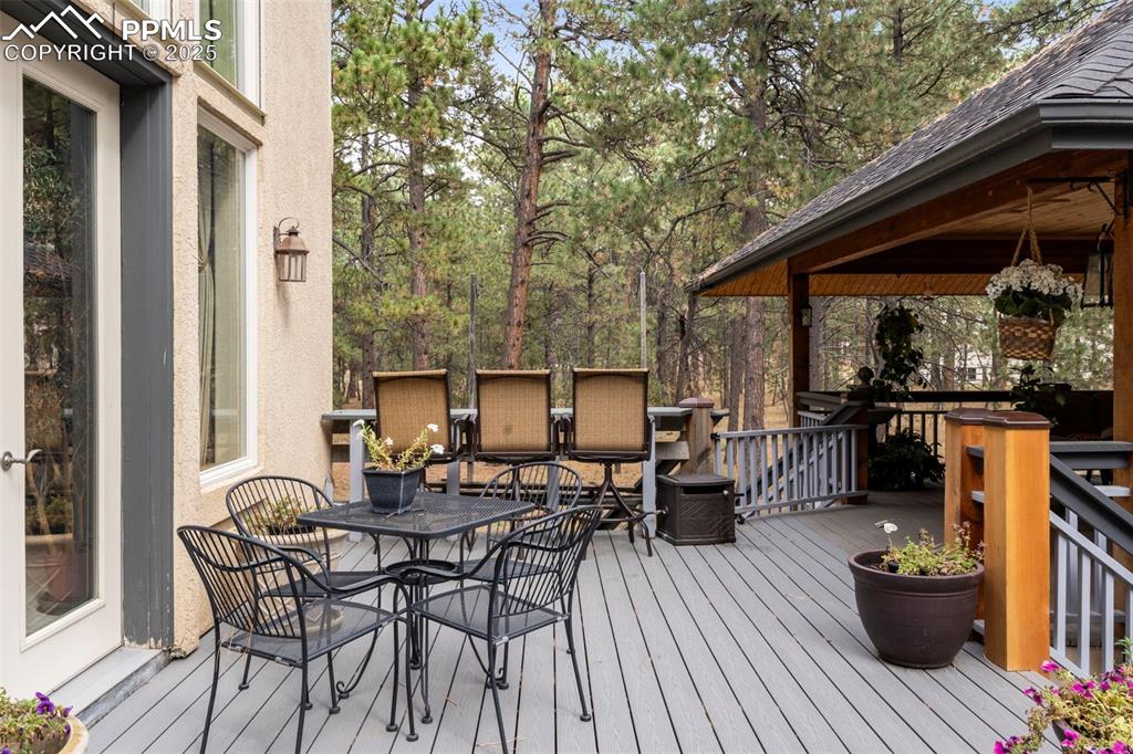 Image 35 of 41: Deck