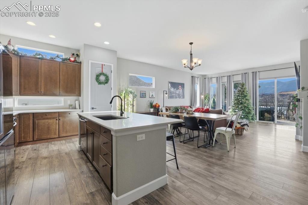 Image 5 of 31: Kitchen