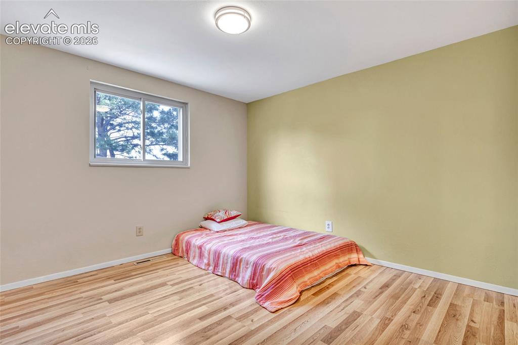 Image 18 of 26: Bedroom 3