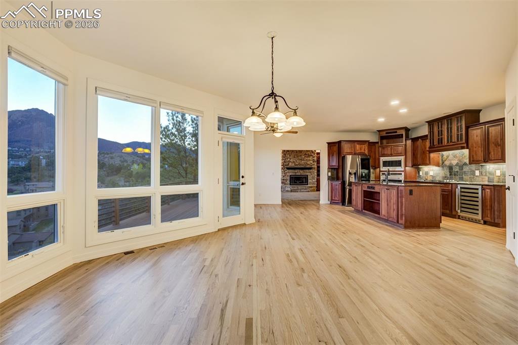 Image 10 of 50: Sun Room