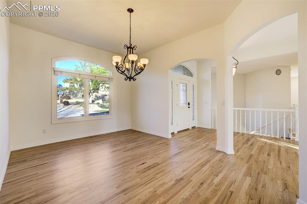 Image 14 of 50: Kitchen